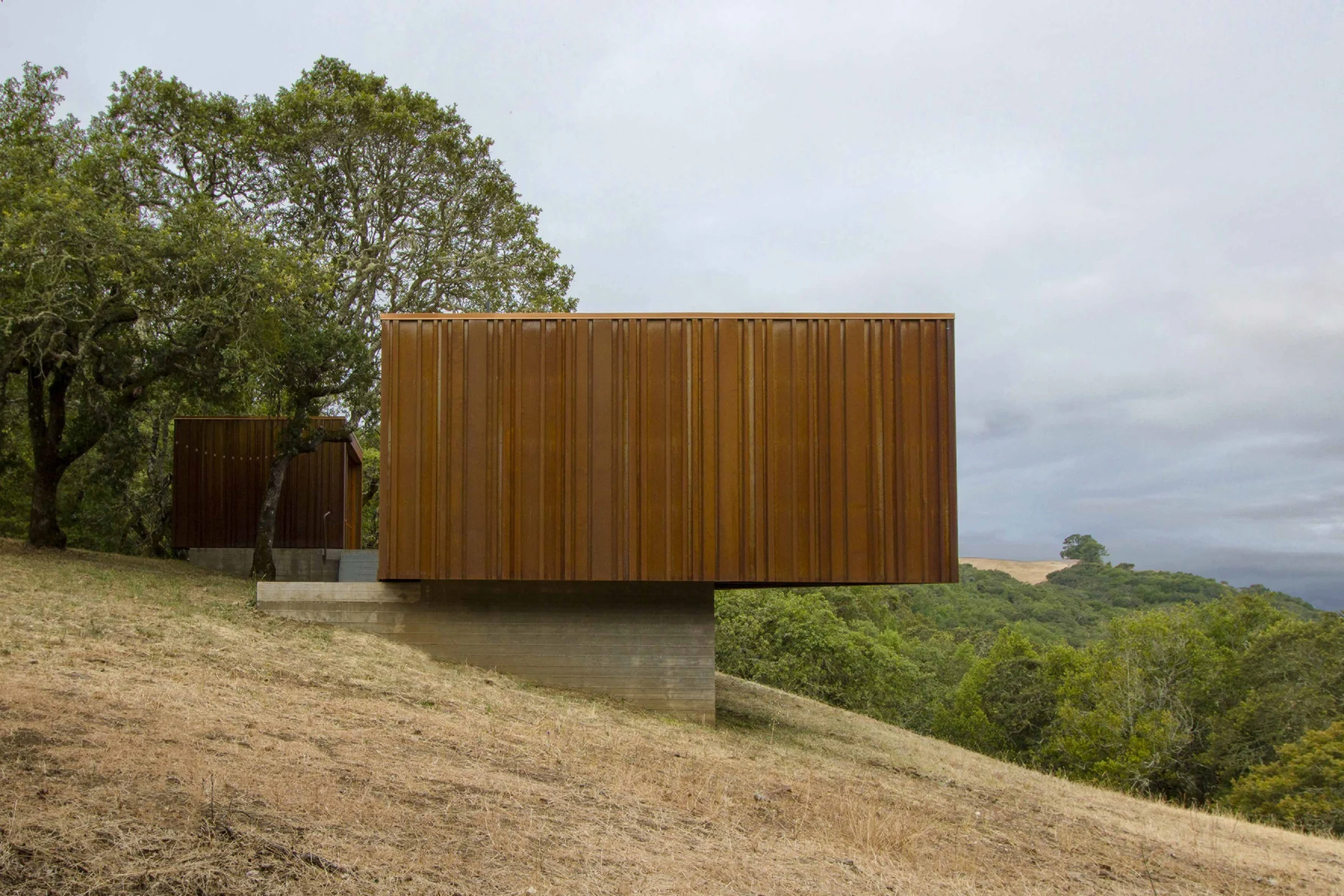 Exterior side view of the Sonoma weeHouse published by Alchemy Architects