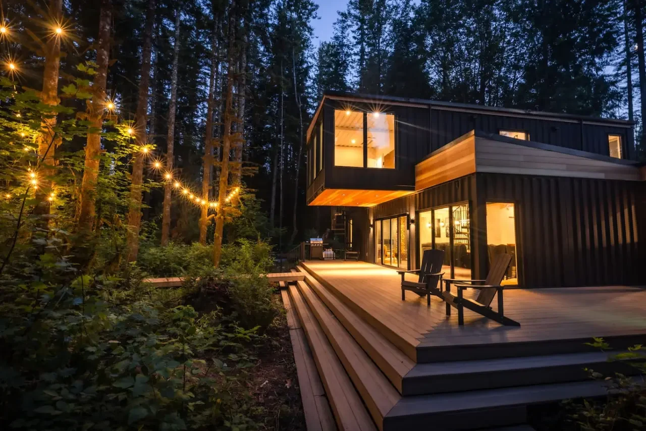 Pacific Bin prefab home exterior