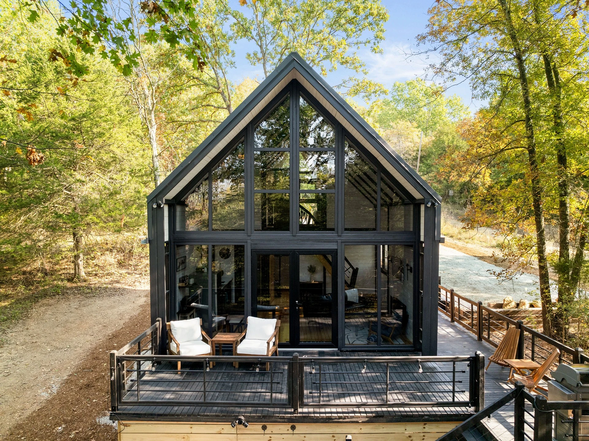 Aries 96 completed cabin exterior in Omaha, Arkansas, published by SolidCabin